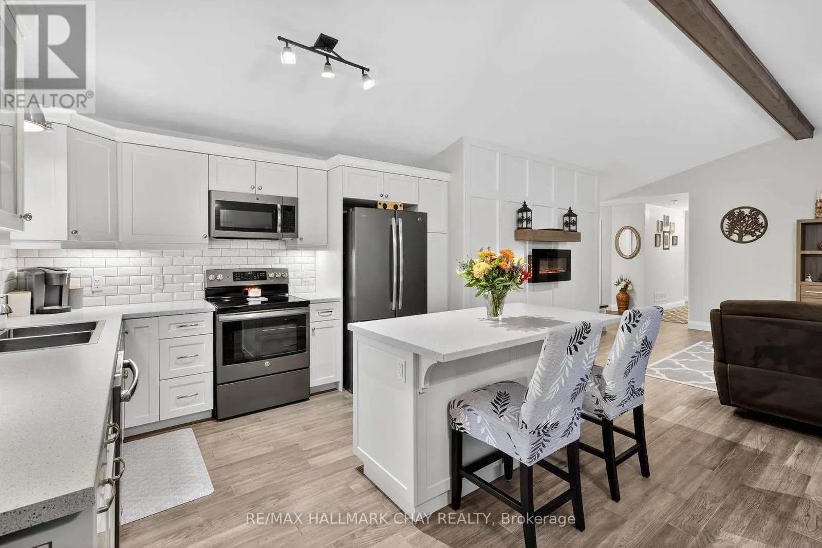 202 VEL-DOR CRESCENT