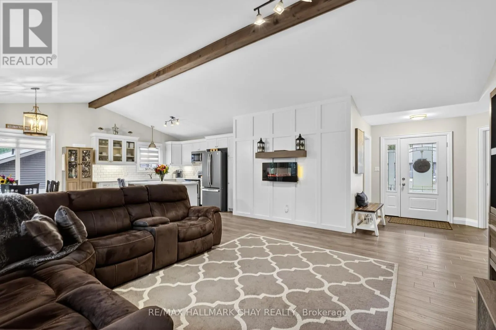 202 VEL-DOR CRESCENT