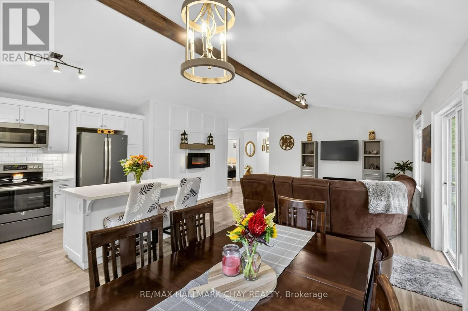 202 VEL-DOR CRESCENT
