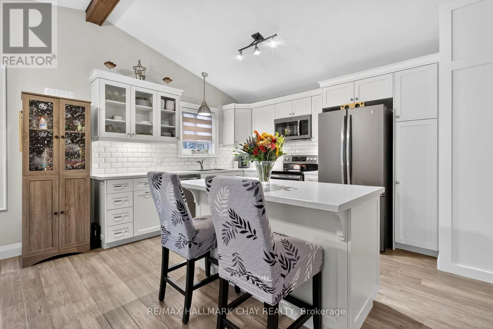 202 VEL-DOR CRESCENT