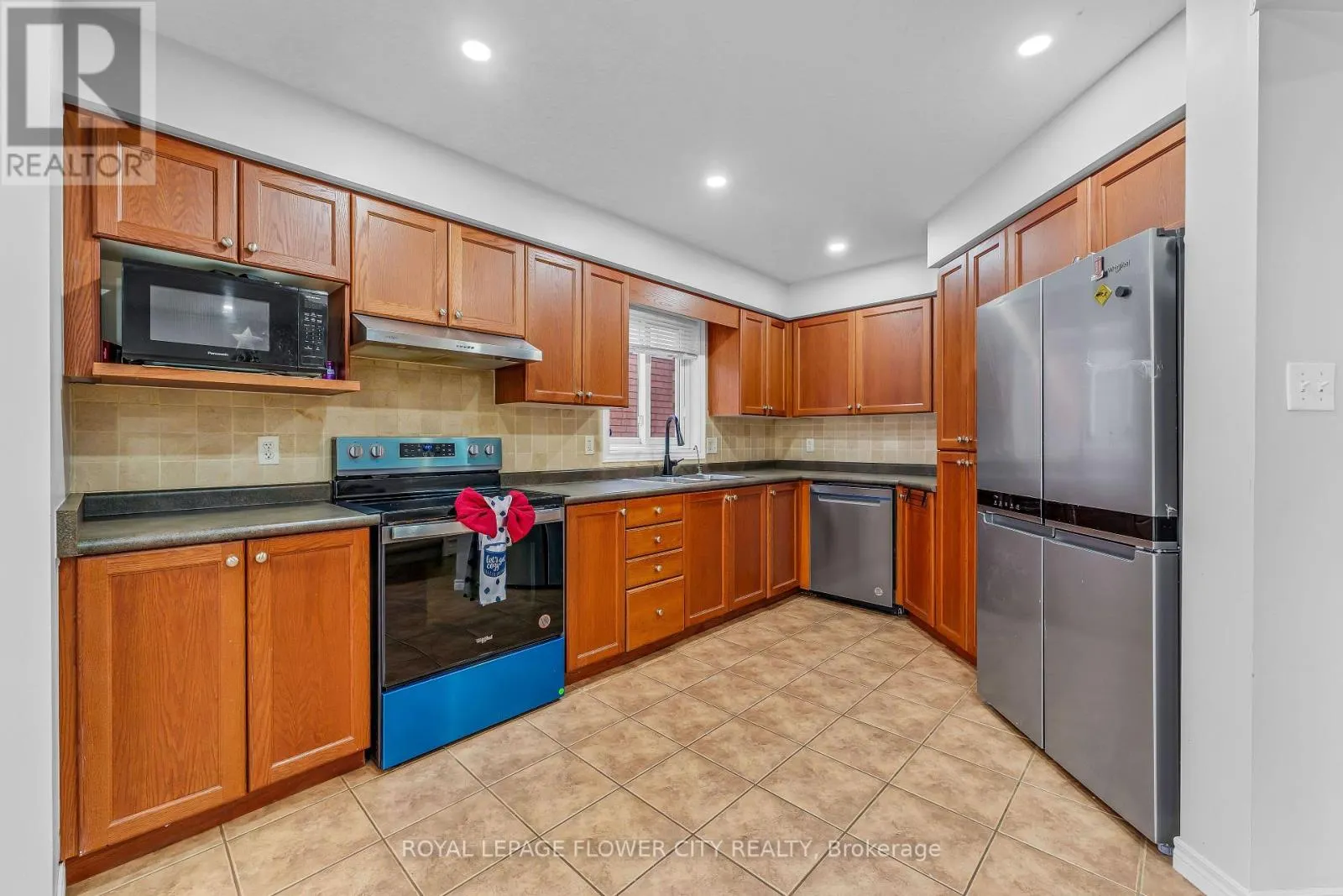 369 THOMAS SLEE DRIVE