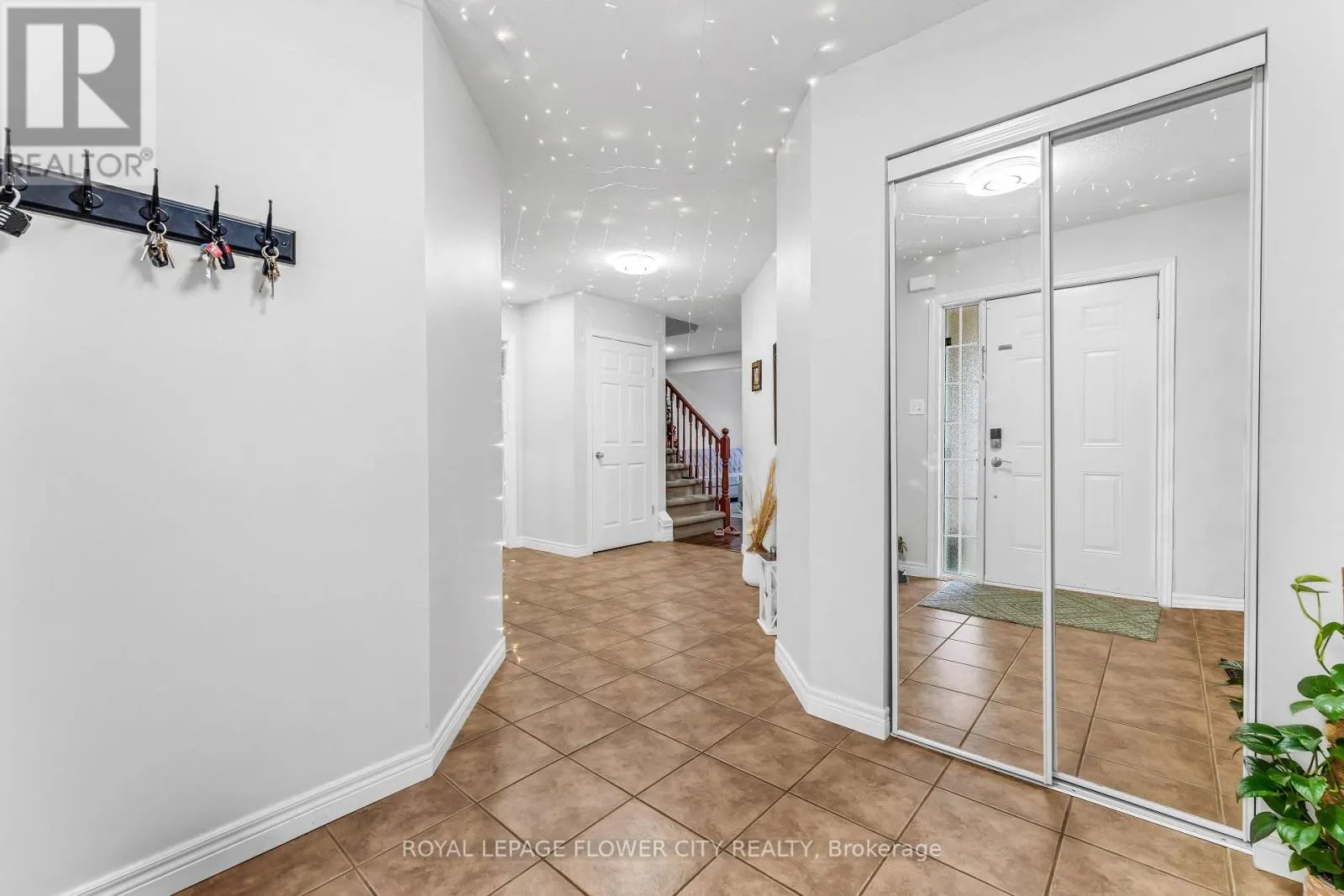369 THOMAS SLEE DRIVE