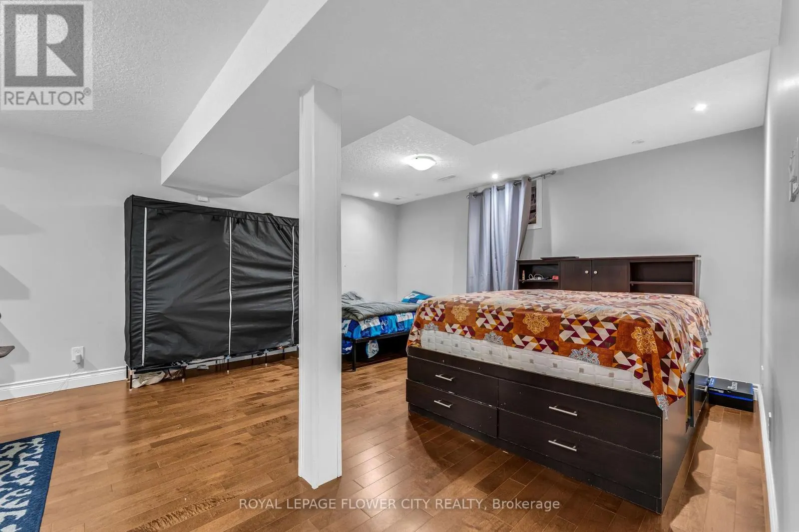 369 THOMAS SLEE DRIVE