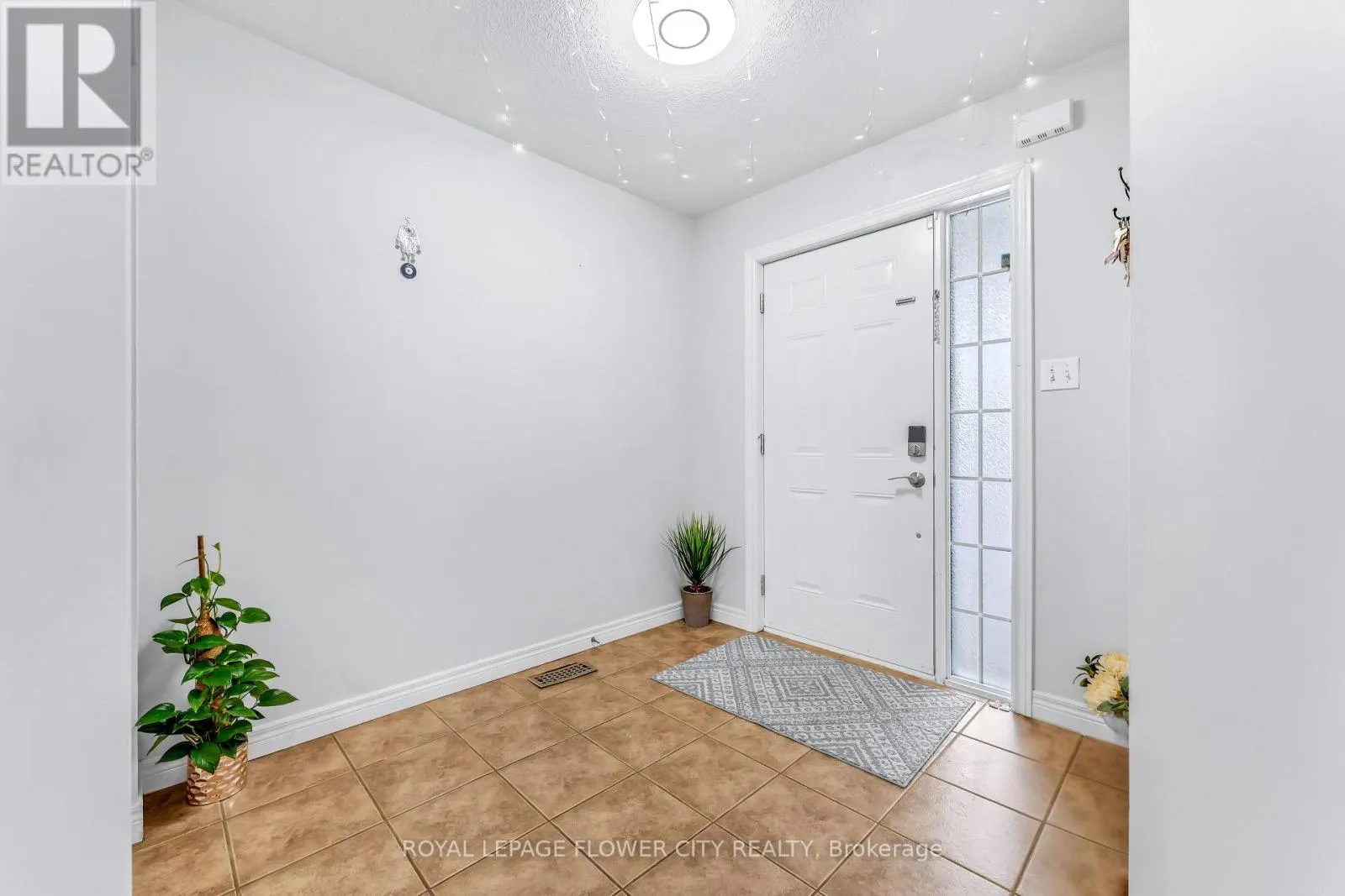 369 THOMAS SLEE DRIVE