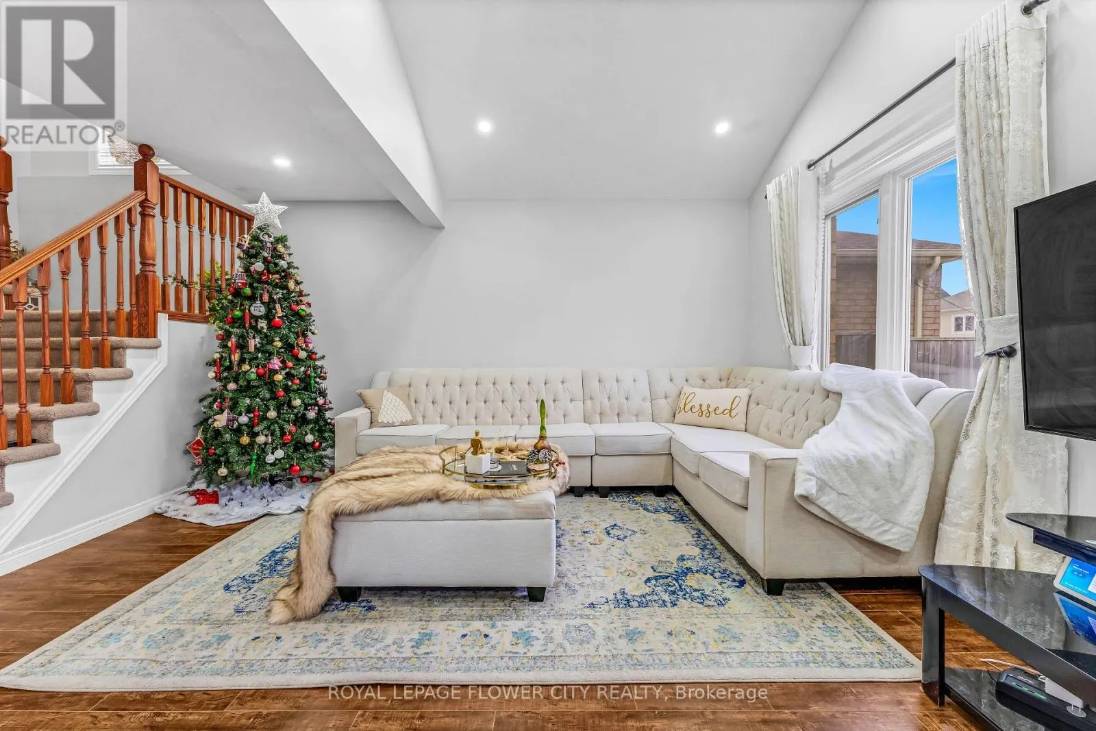 369 THOMAS SLEE DRIVE