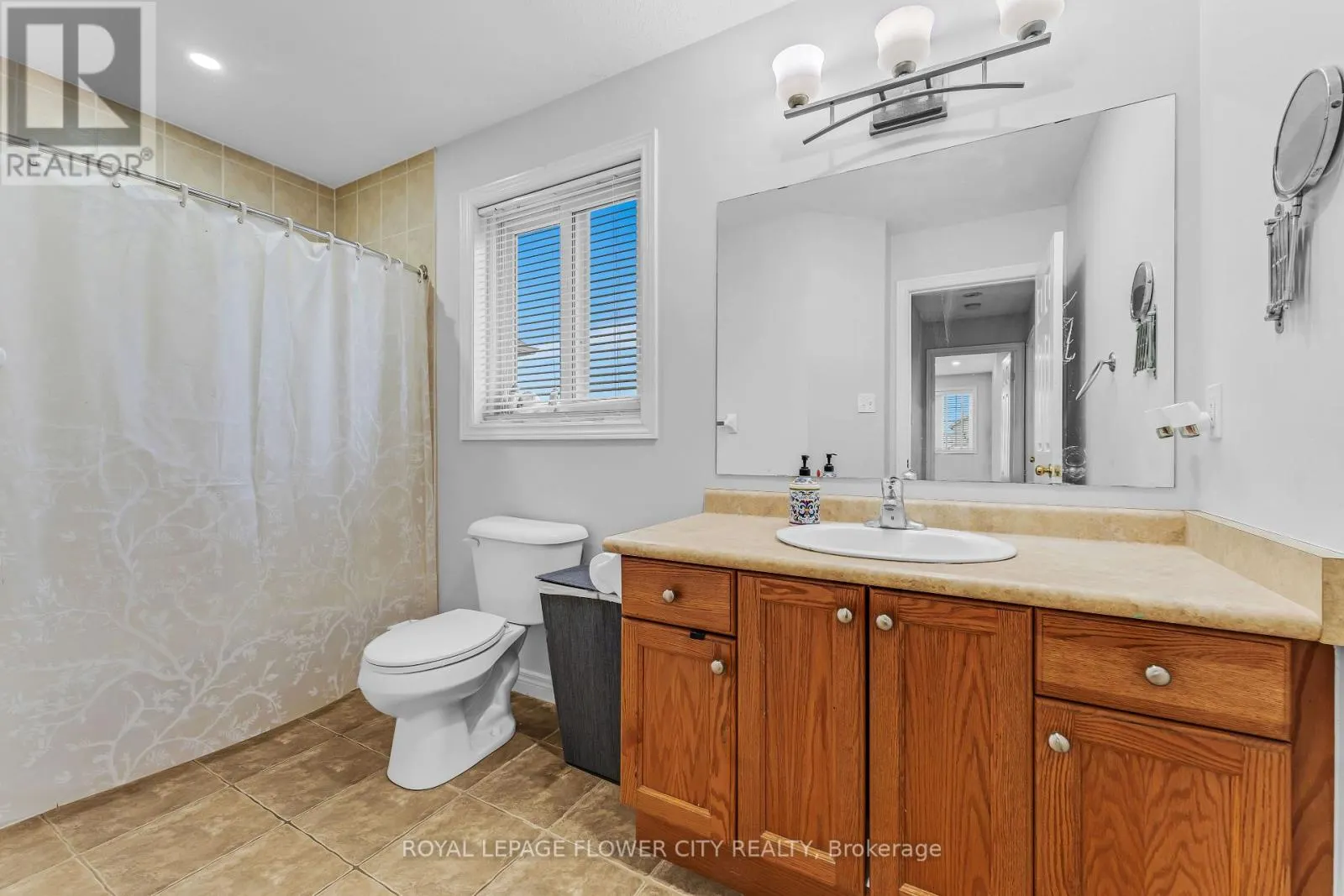 369 THOMAS SLEE DRIVE