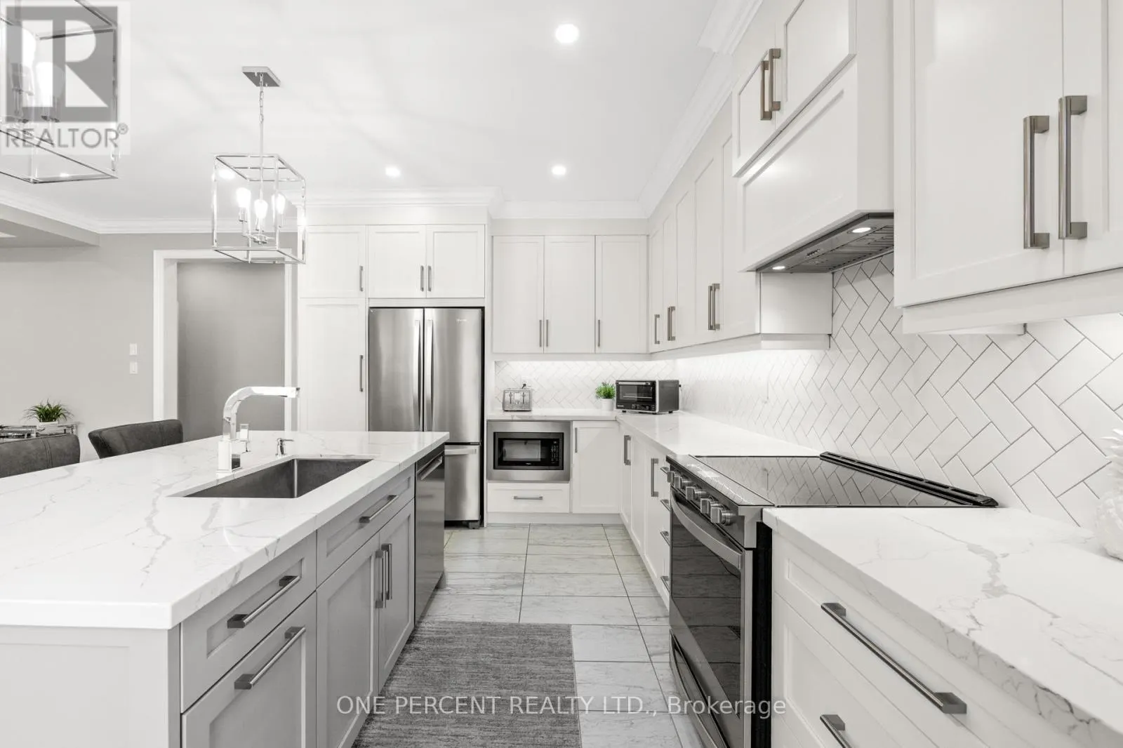 107 AVANTI CRESCENT