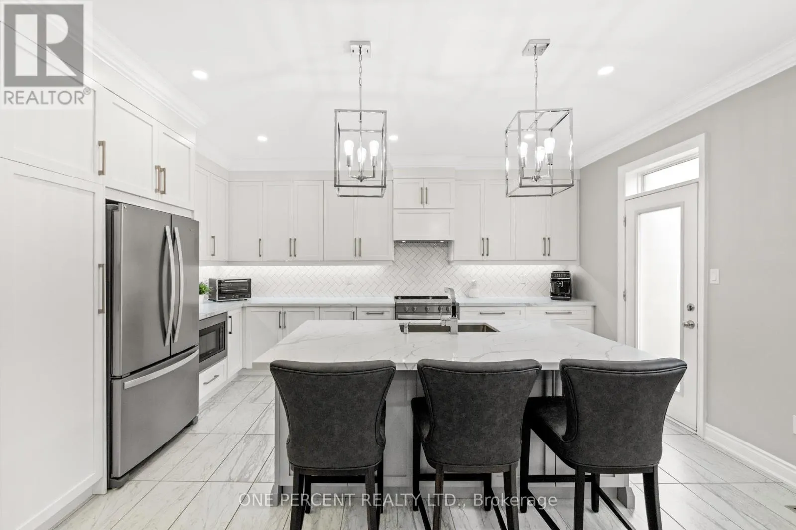 107 AVANTI CRESCENT