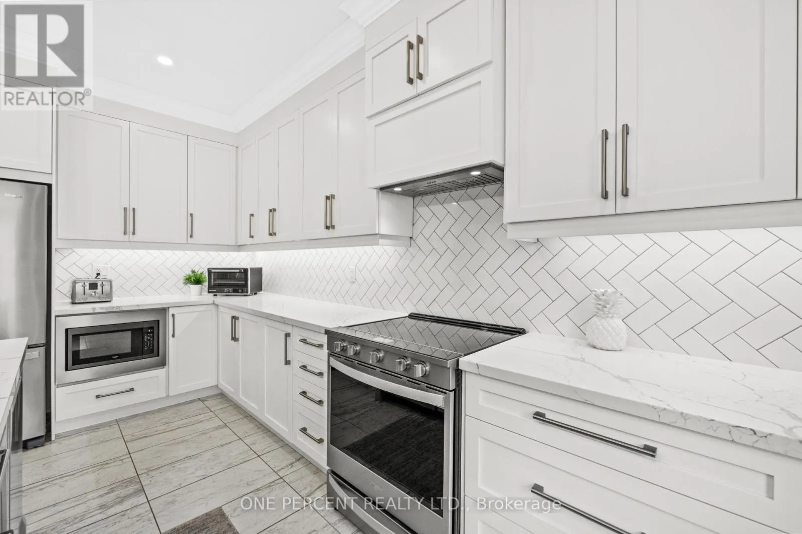107 AVANTI CRESCENT