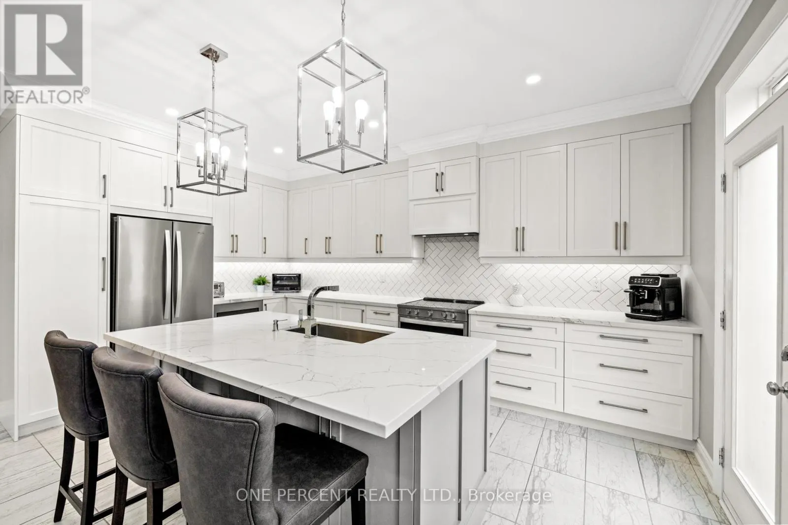 107 AVANTI CRESCENT