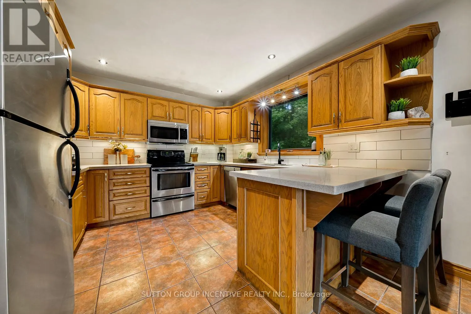 806 CLEARWATER LAKE ROAD