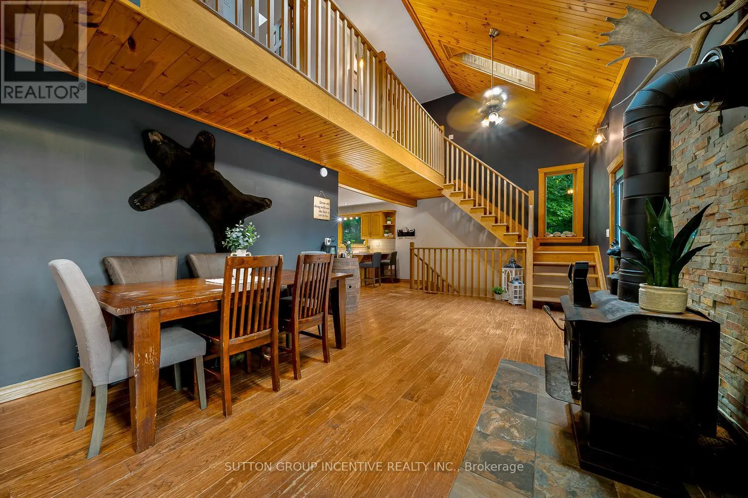 806 CLEARWATER LAKE ROAD