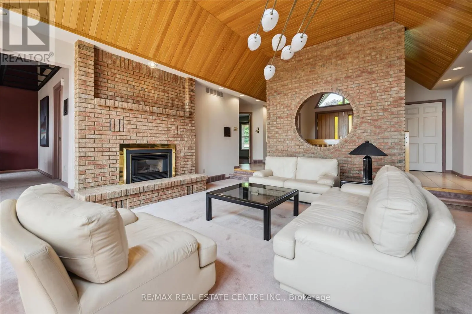 211 EDGEHILL DRIVE