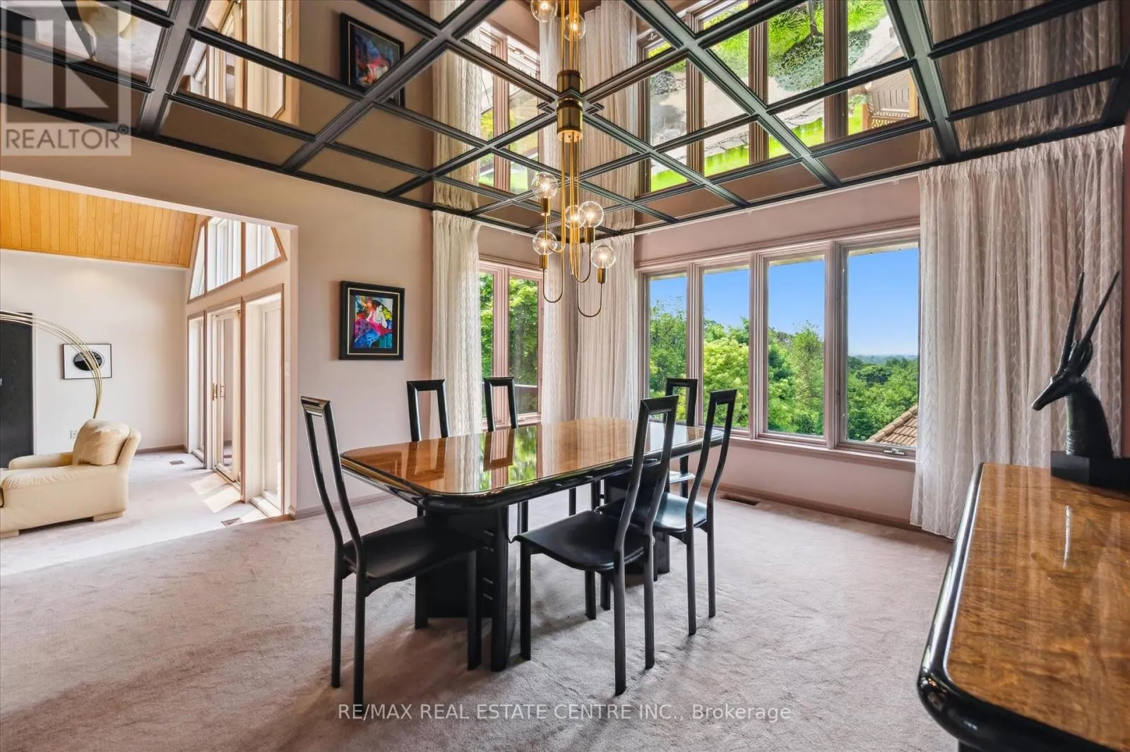 211 EDGEHILL DRIVE