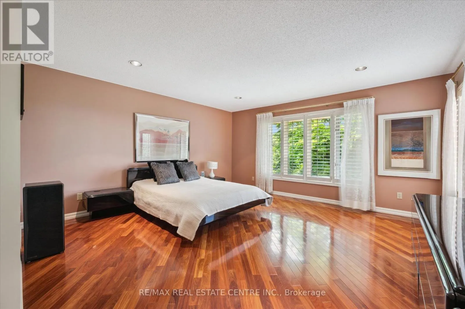 211 EDGEHILL DRIVE
