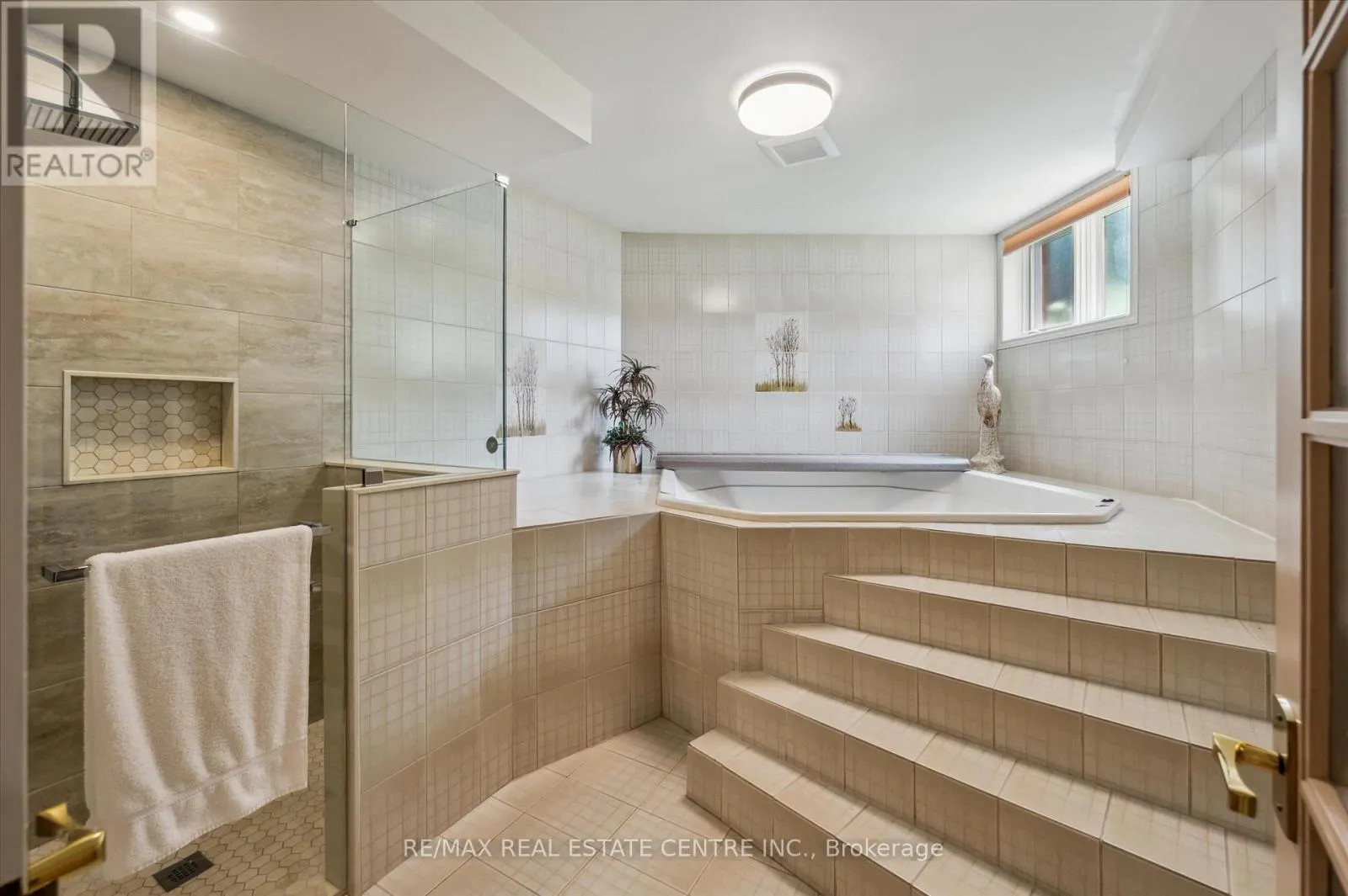 211 EDGEHILL DRIVE