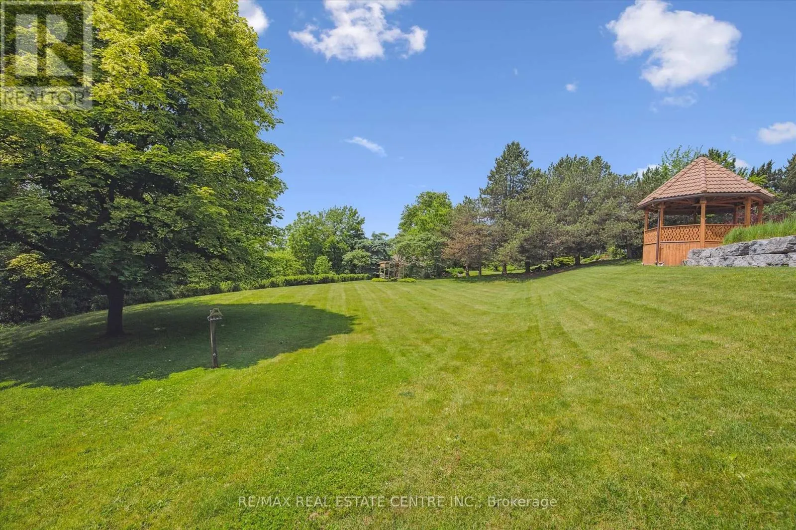 211 EDGEHILL DRIVE