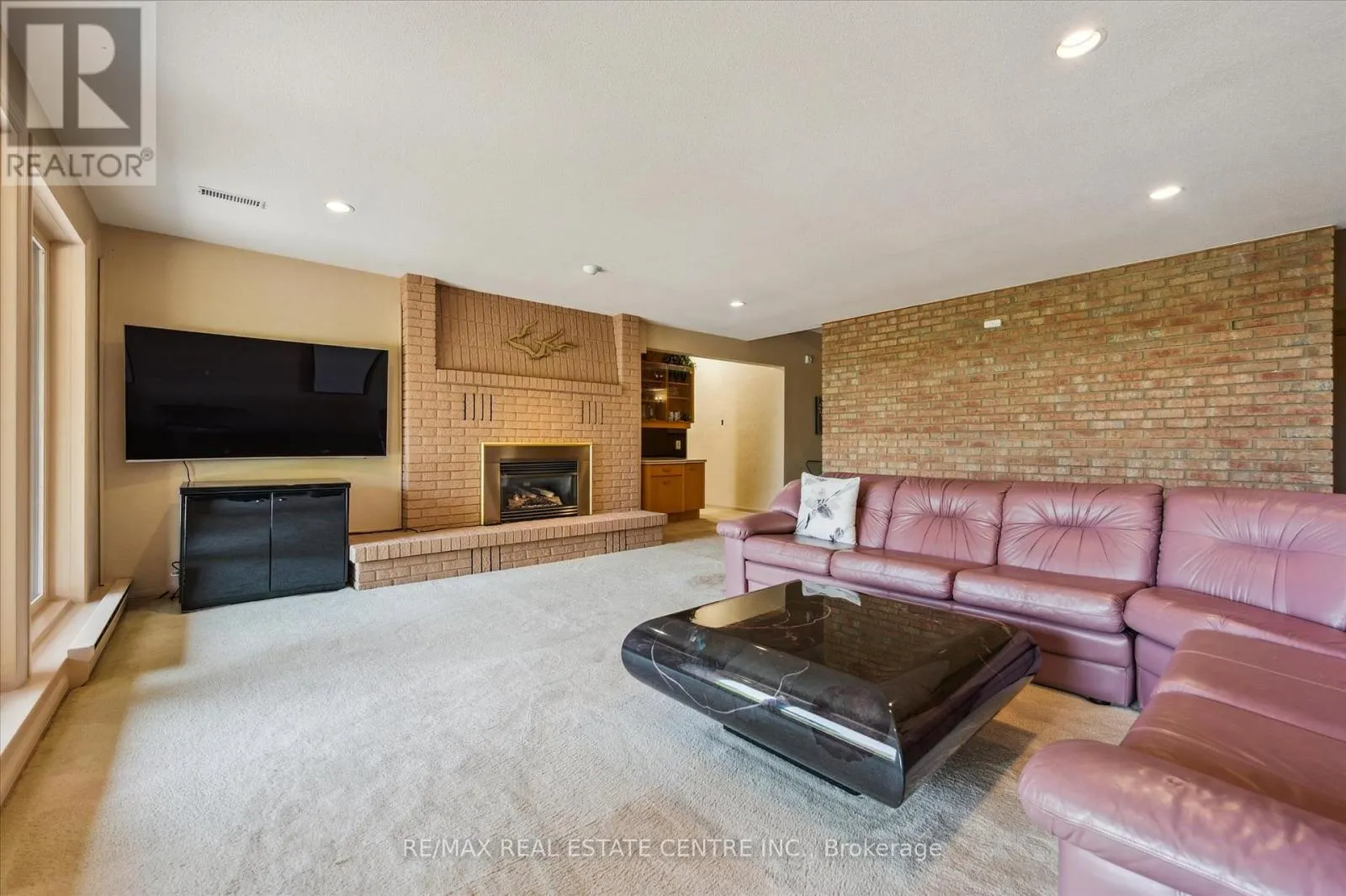 211 EDGEHILL DRIVE