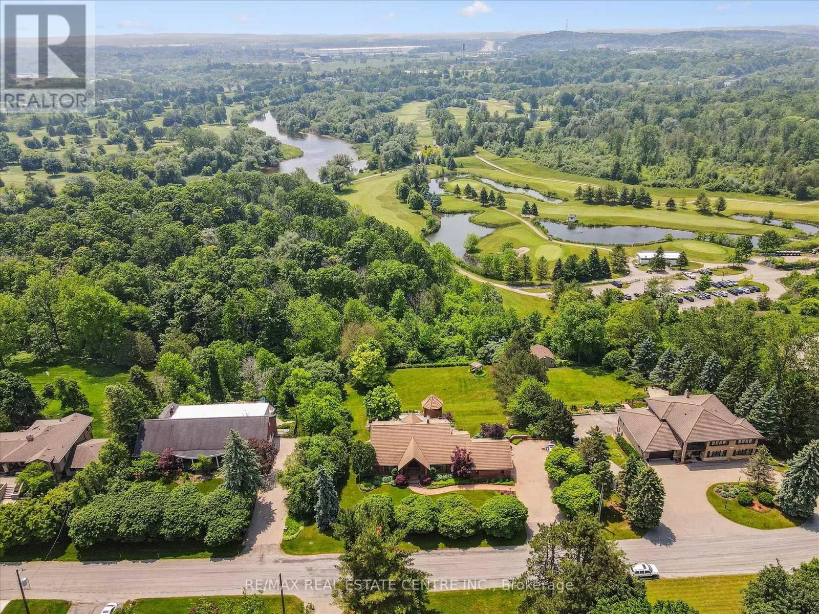 211 EDGEHILL DRIVE