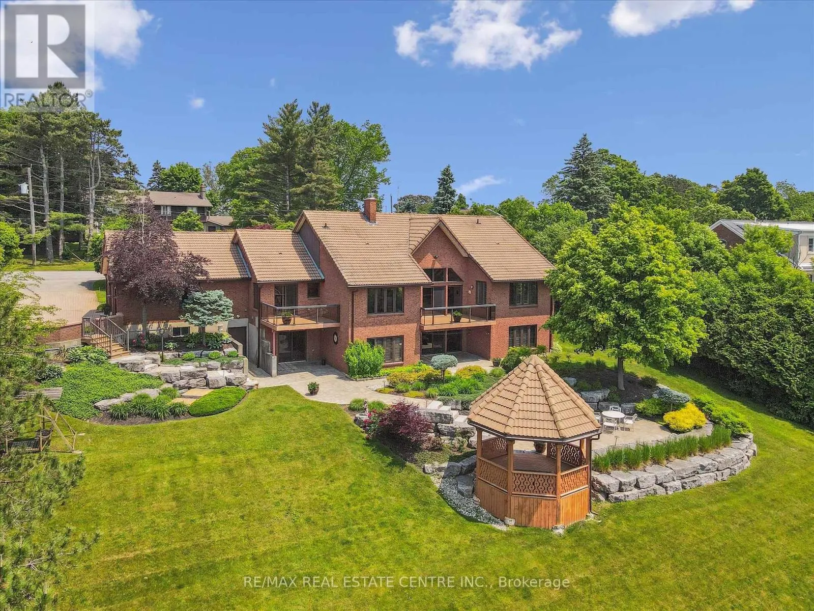 211 EDGEHILL DRIVE