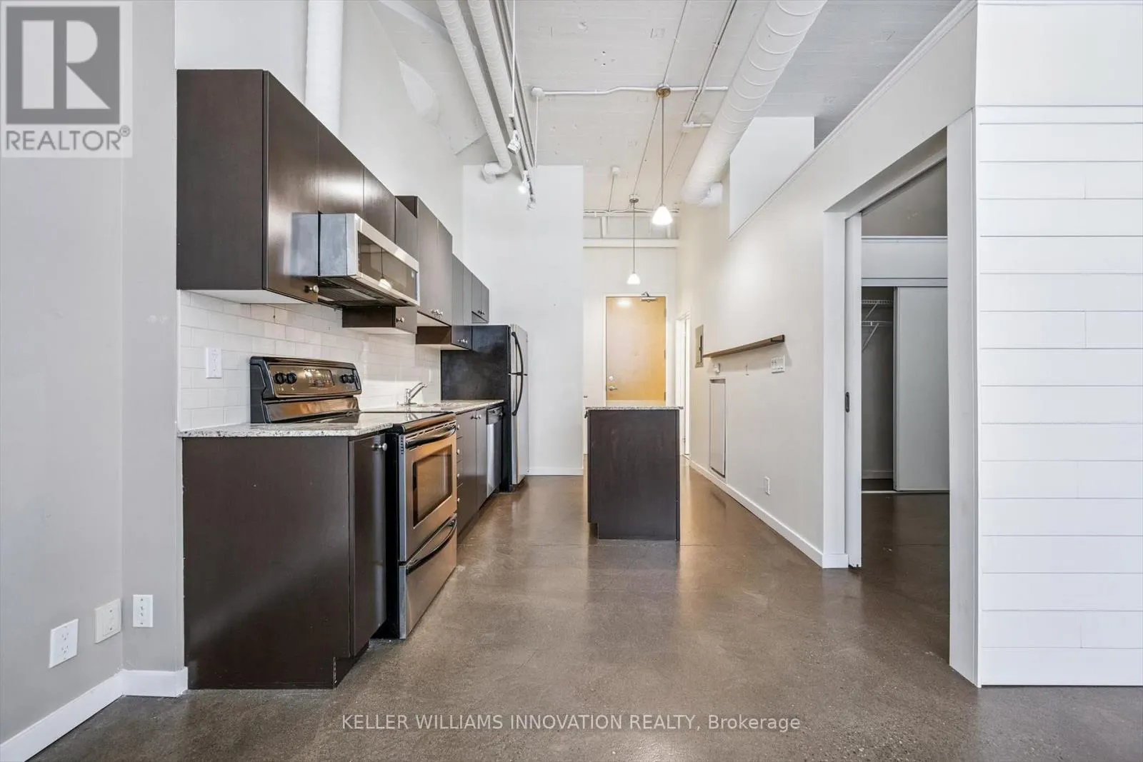 116 - 410 KING STREET W