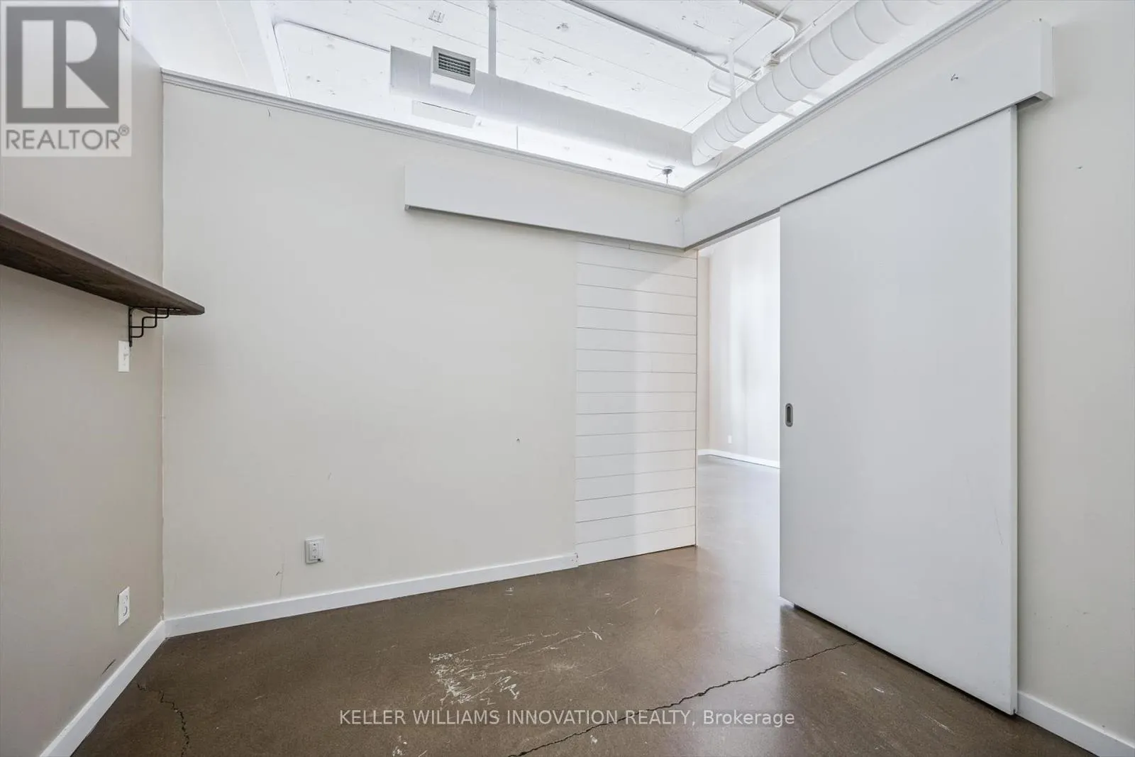 116 - 410 KING STREET W