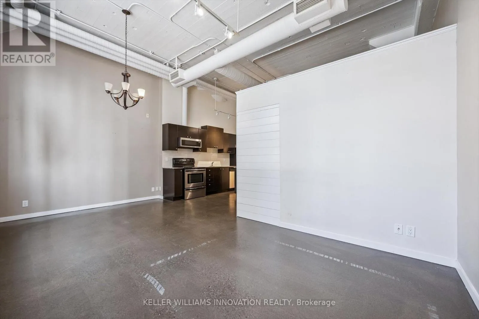 116 - 410 KING STREET W