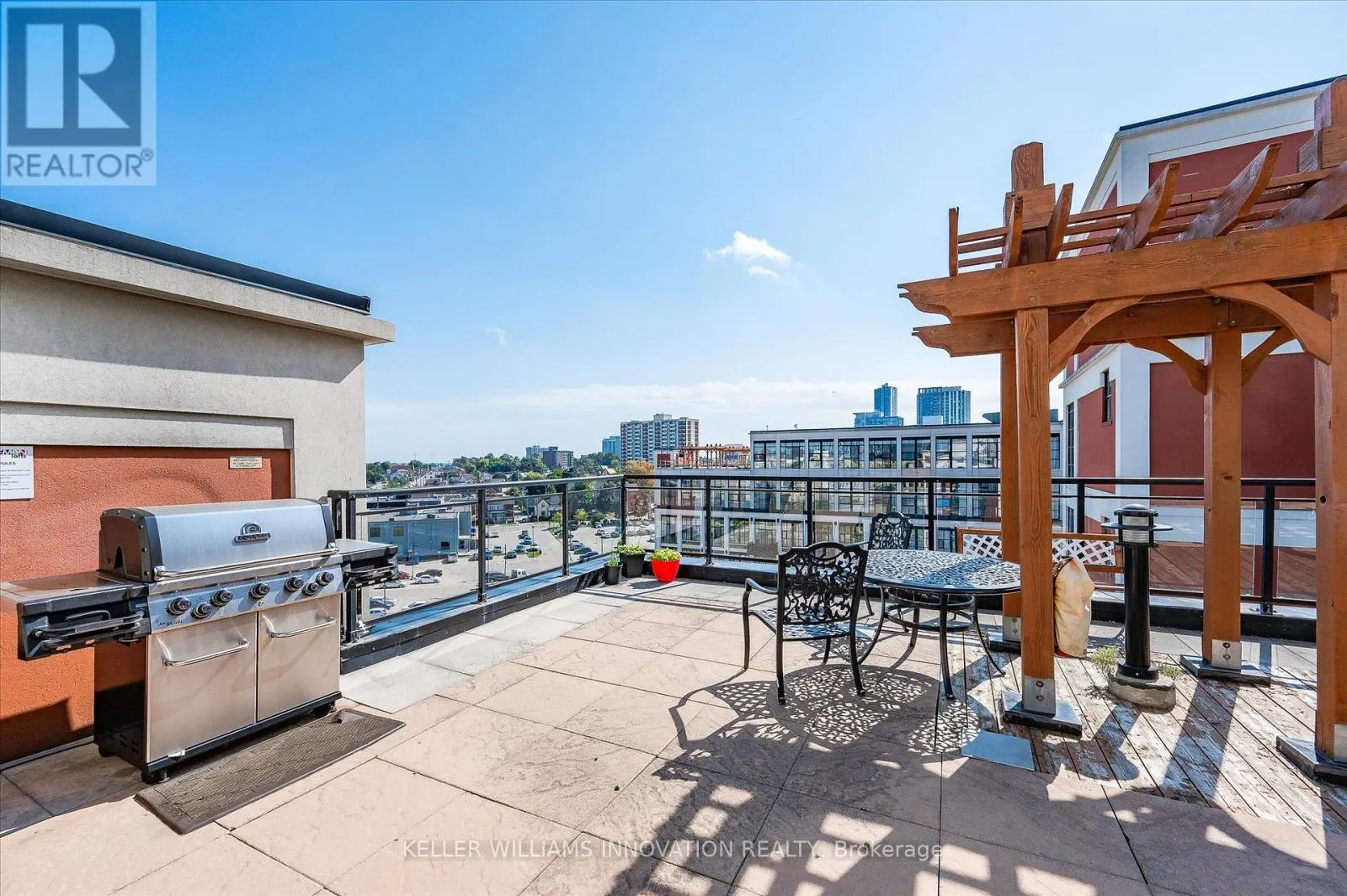 116 - 410 KING STREET W