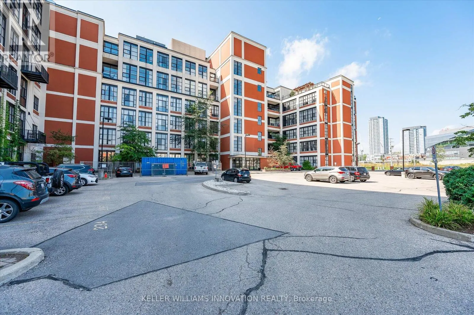 116 - 410 KING STREET W