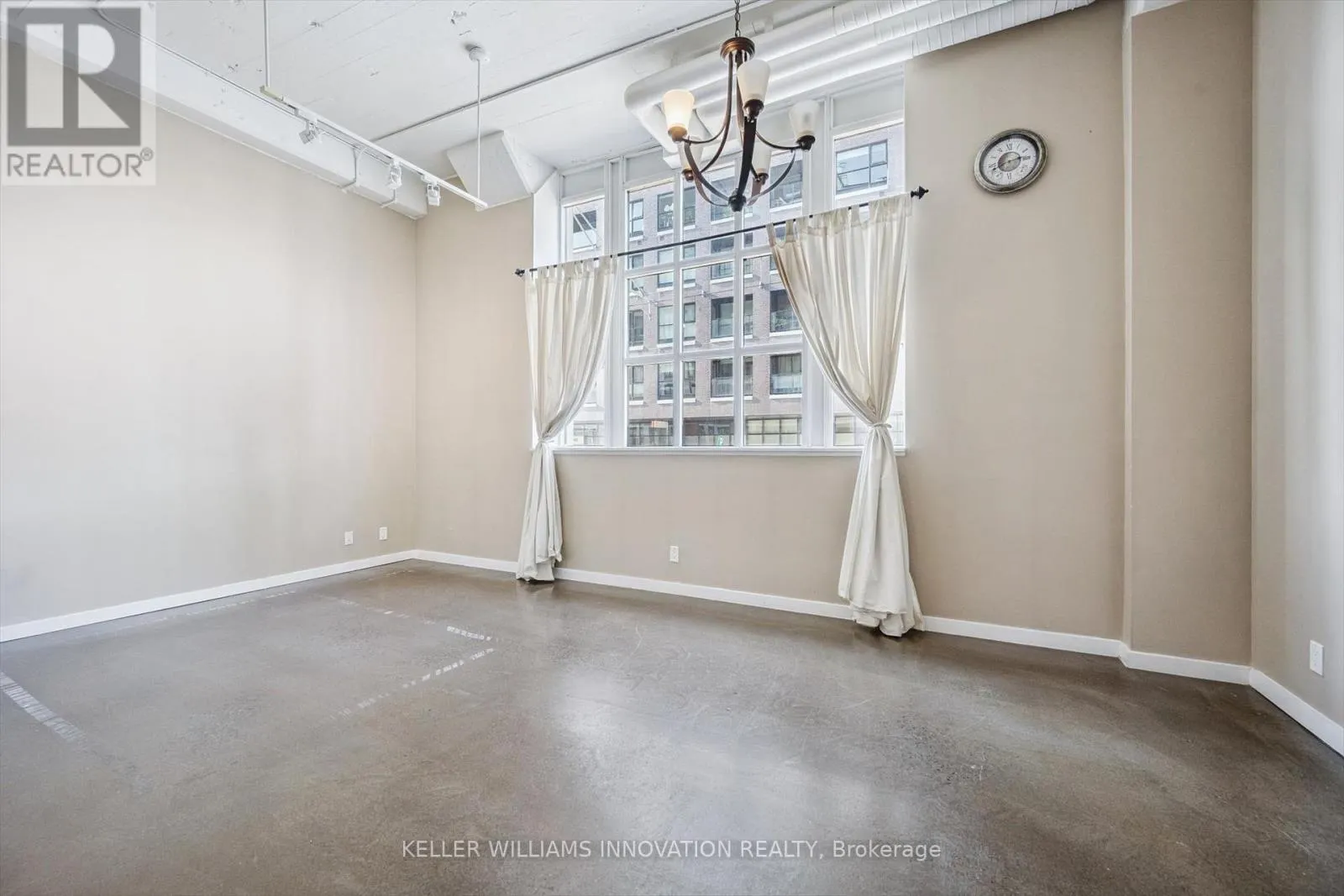 116 - 410 KING STREET W