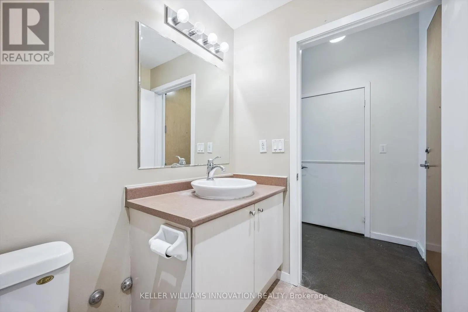 116 - 410 KING STREET W