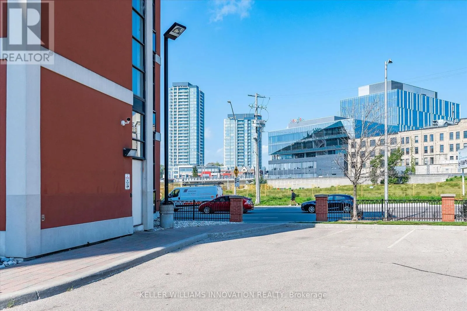 116 - 410 KING STREET W
