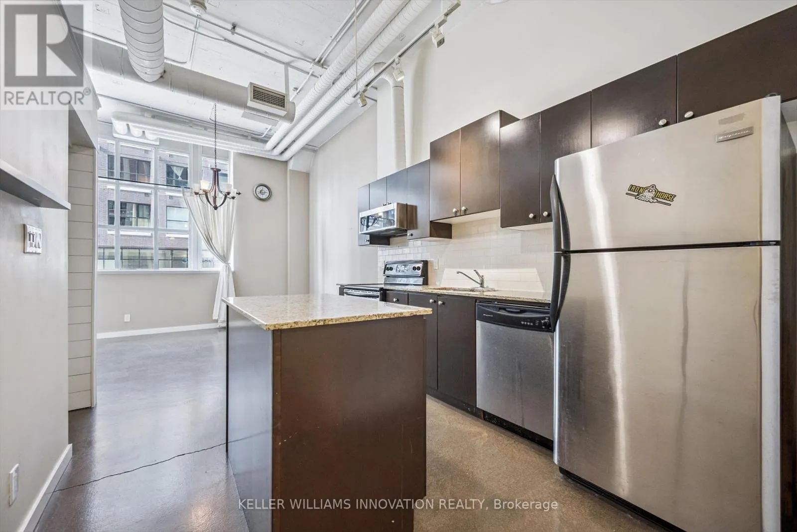 116 - 410 KING STREET W