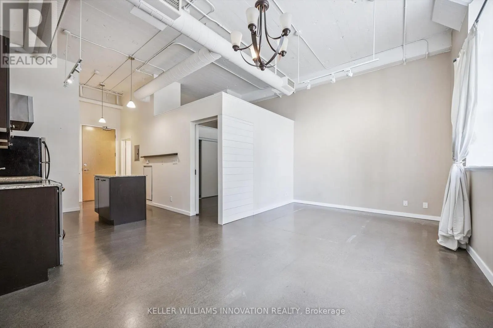 116 - 410 KING STREET W