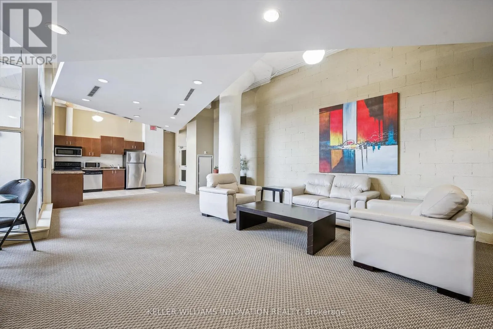 116 - 410 KING STREET W