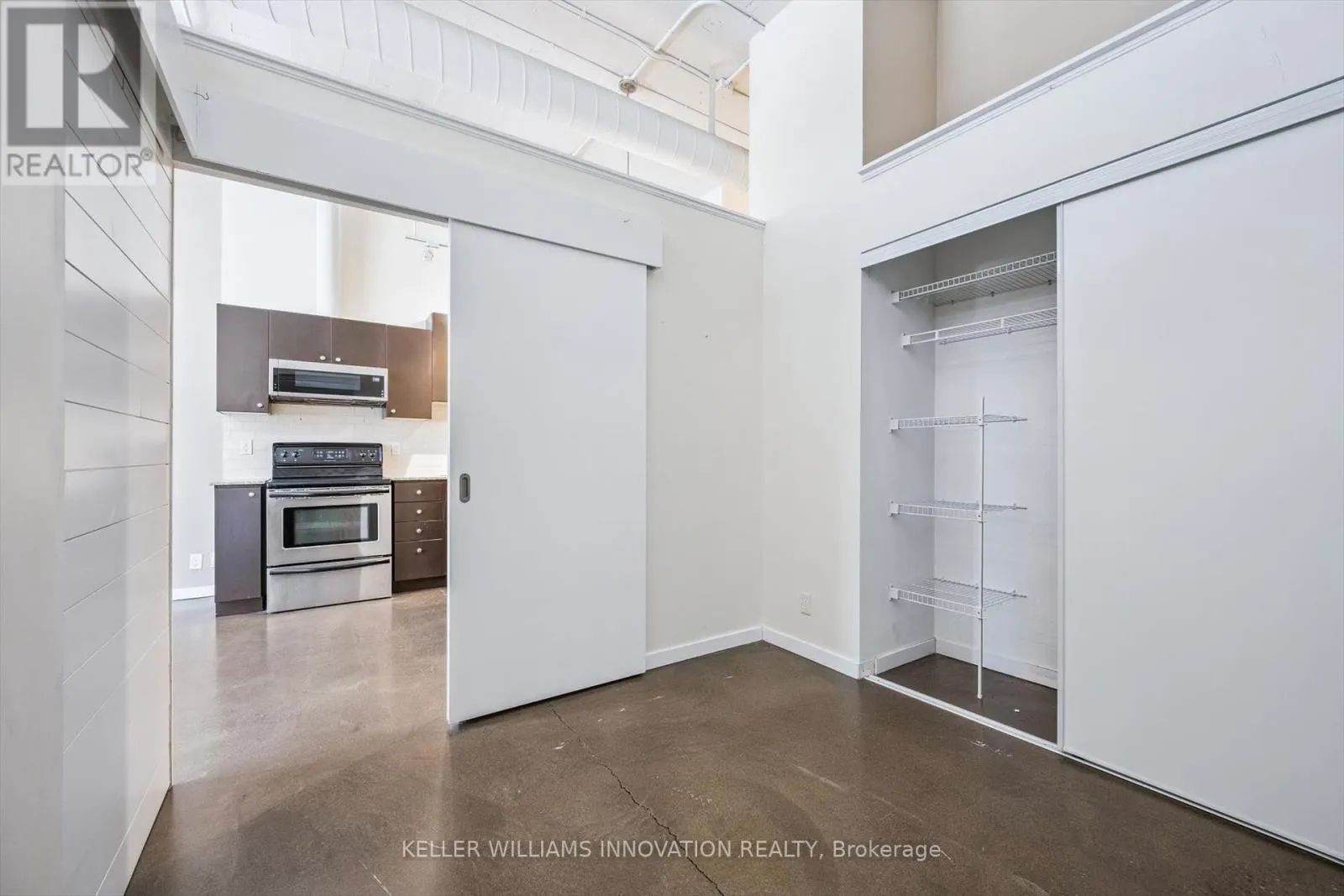 116 - 410 KING STREET W