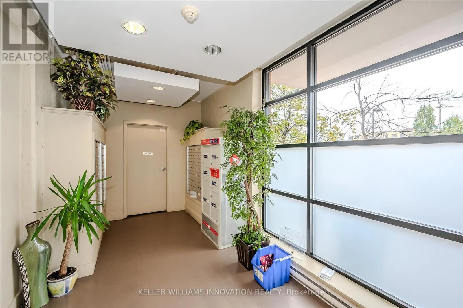 116 - 410 KING STREET W