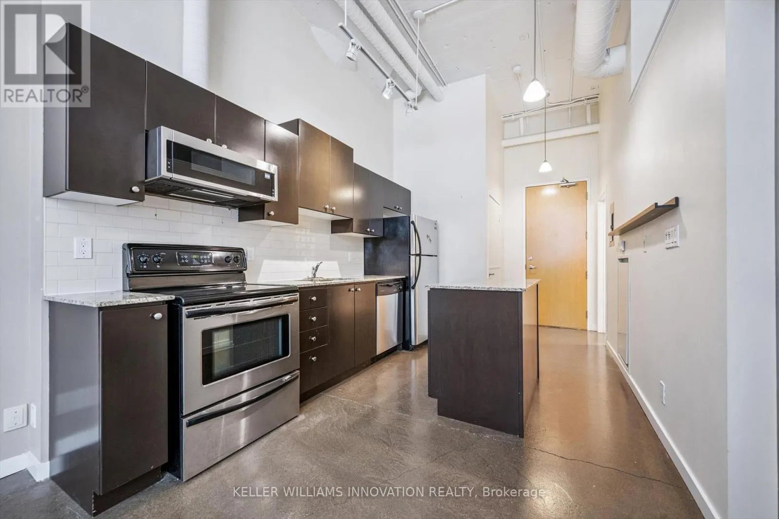 116 - 410 KING STREET W