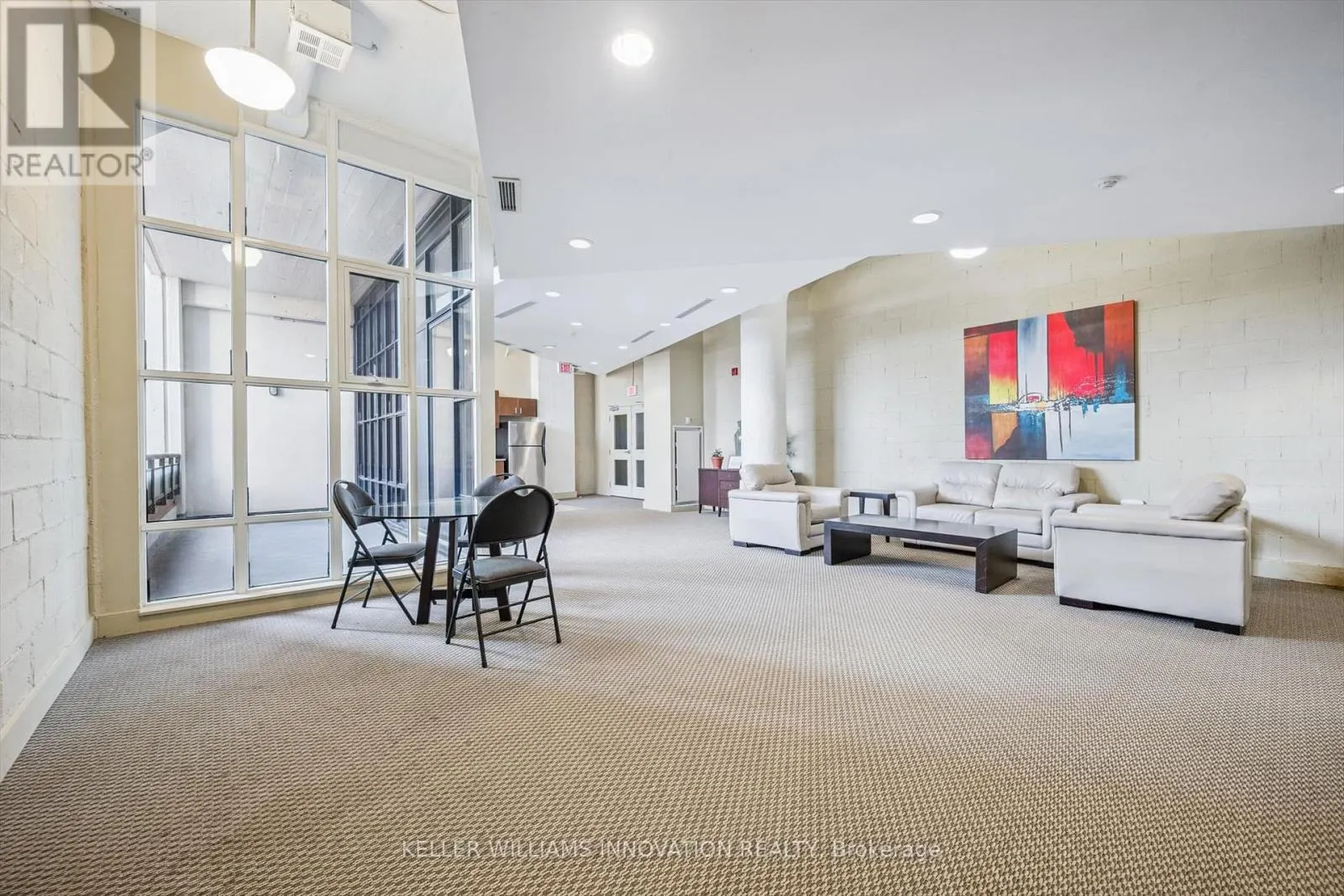116 - 410 KING STREET W