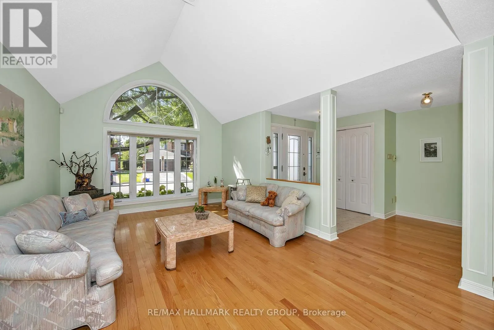1725 AUTUMN RIDGE DRIVE