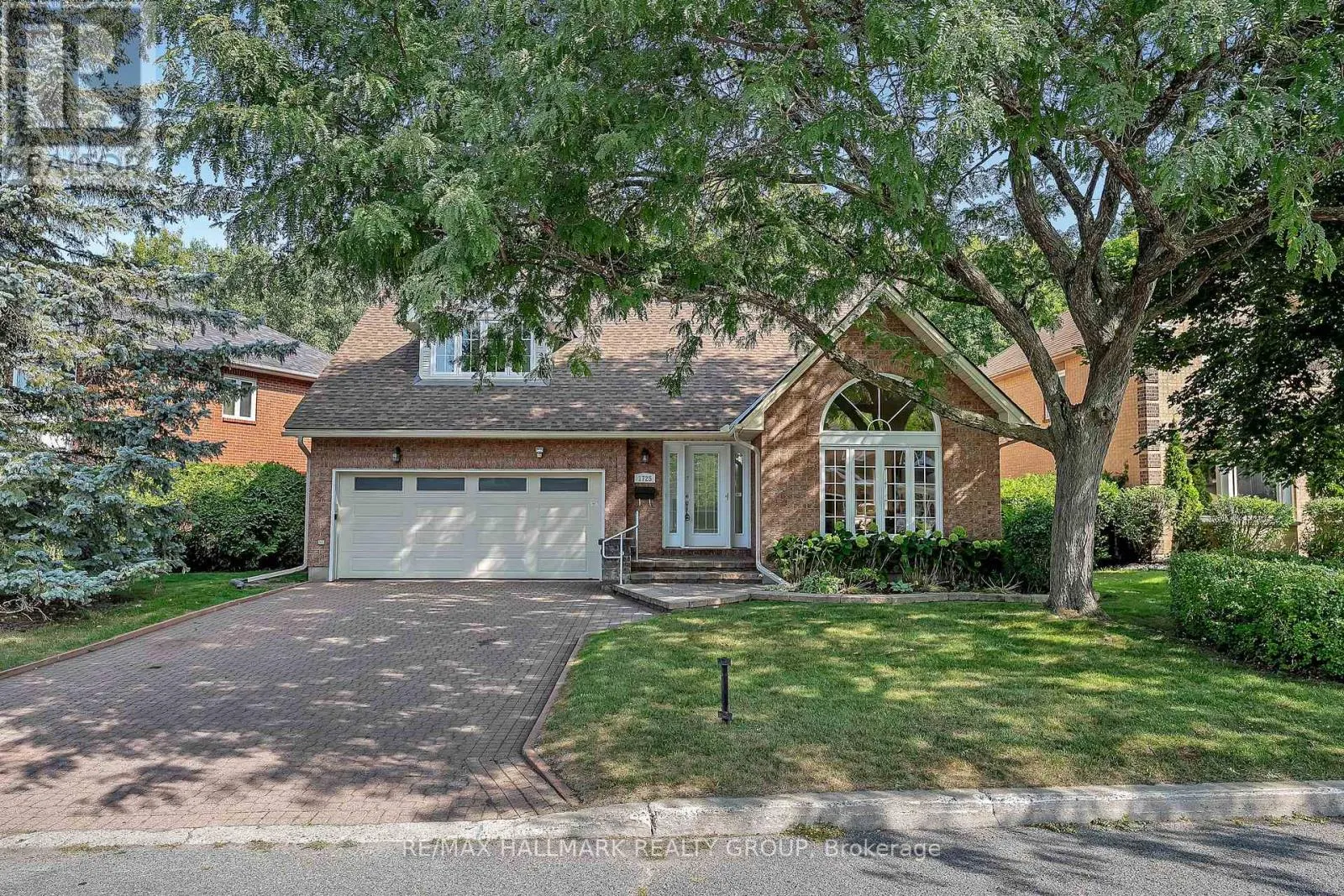 1725 AUTUMN RIDGE DRIVE