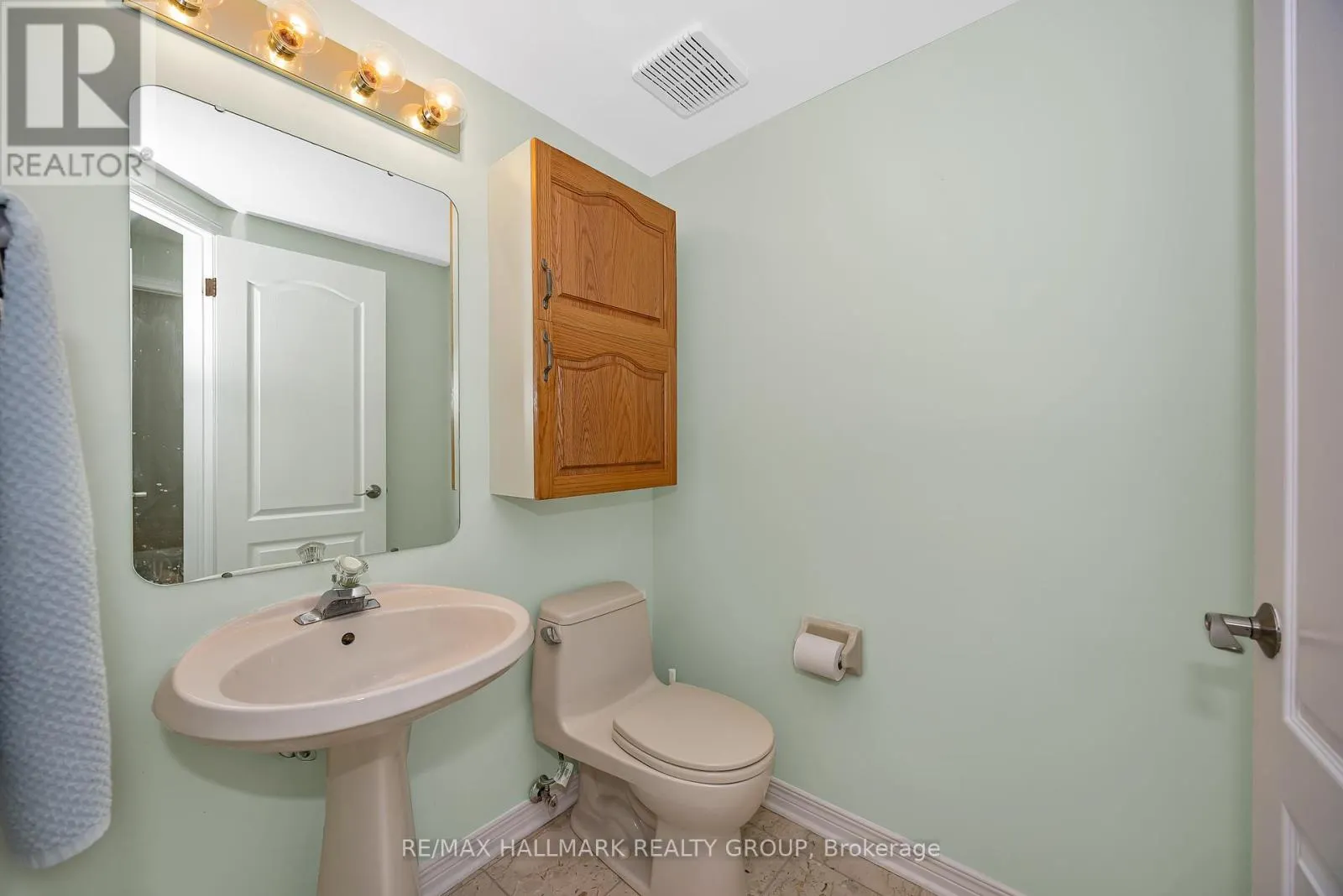 1725 AUTUMN RIDGE DRIVE