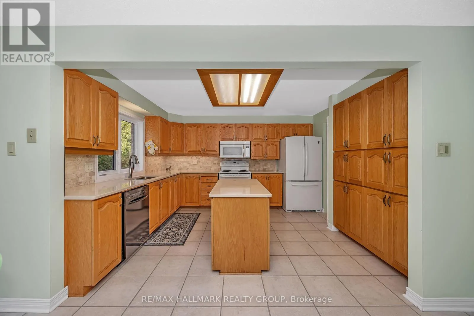 1725 AUTUMN RIDGE DRIVE