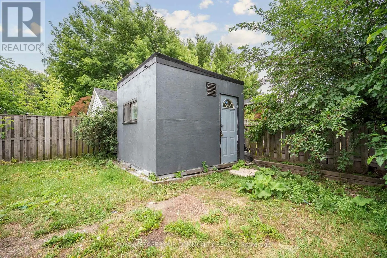 8 MERCHISON AVENUE