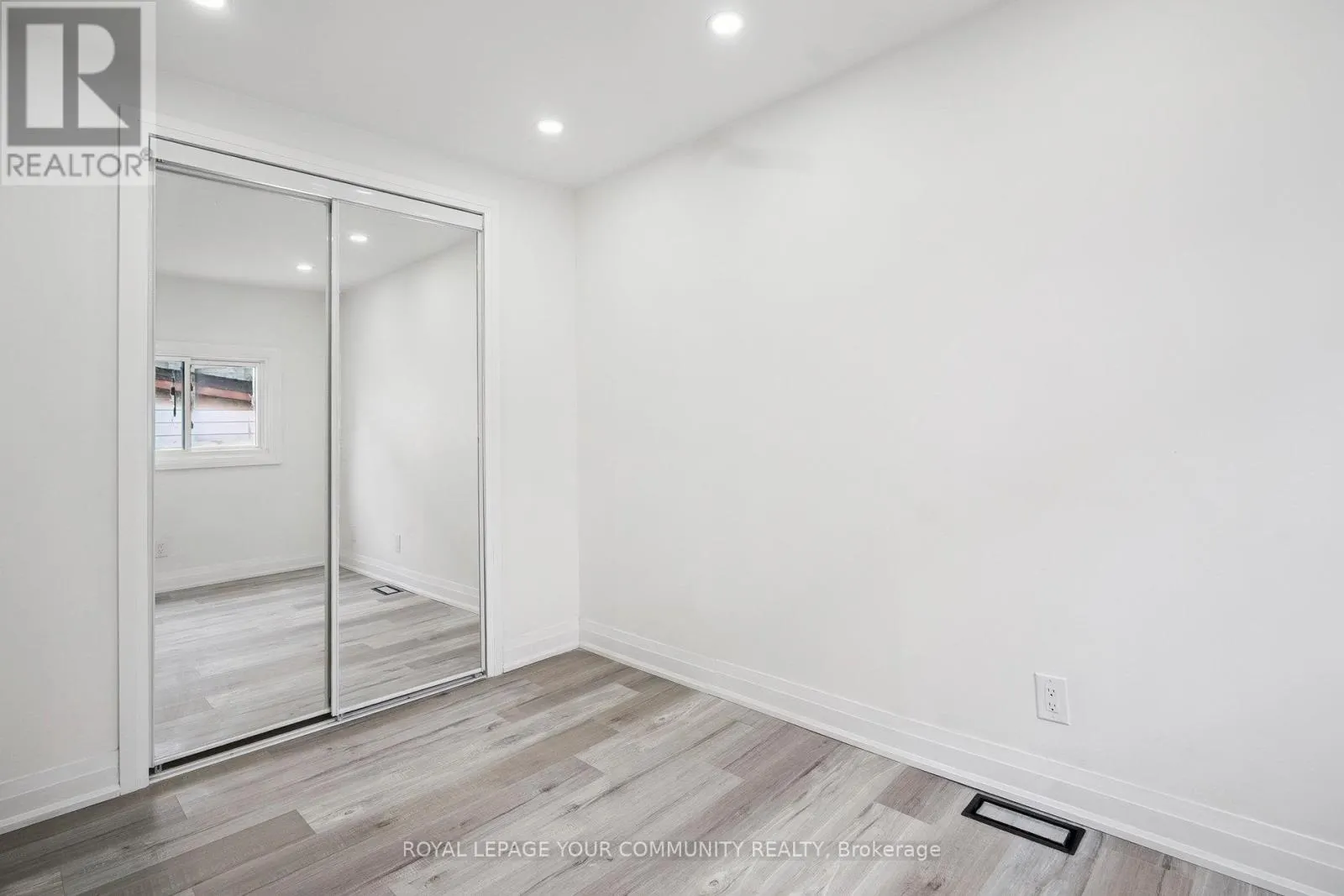 8 MERCHISON AVENUE
