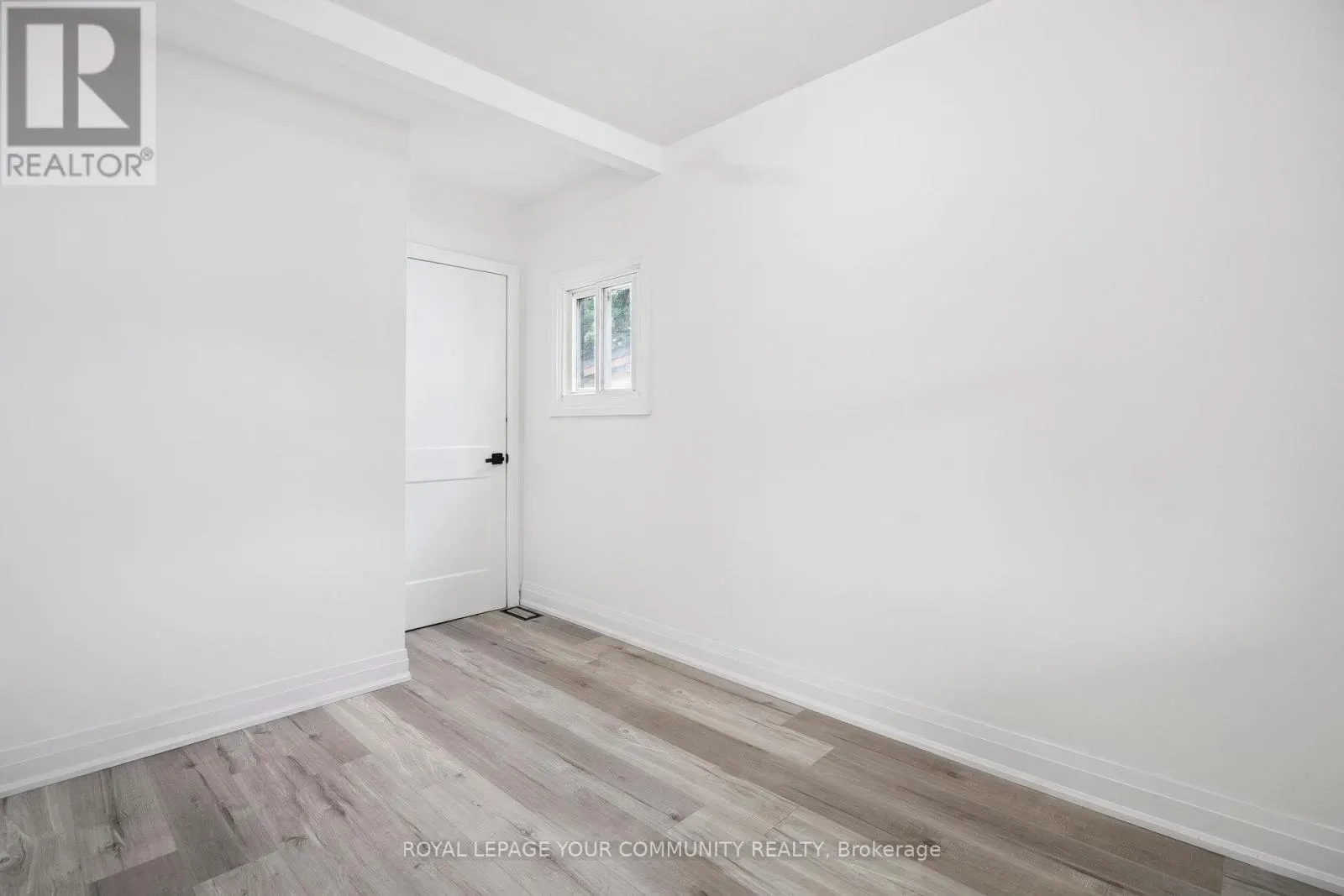 8 MERCHISON AVENUE