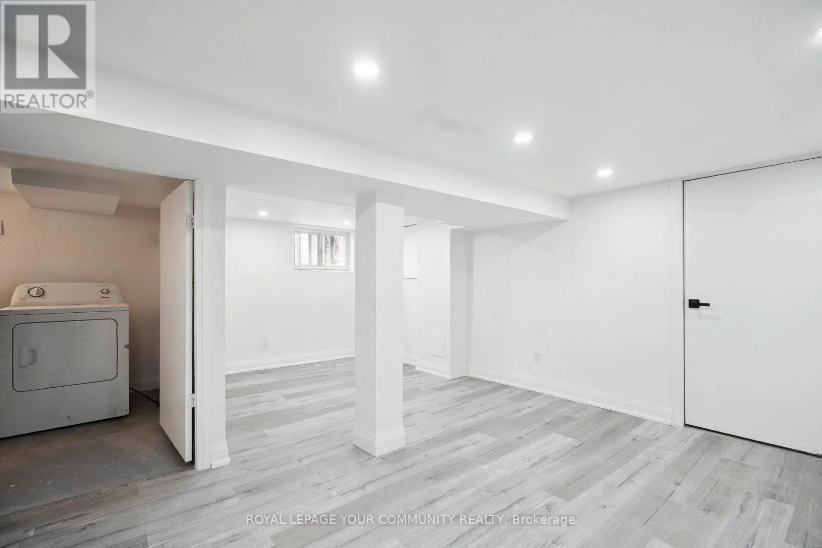 8 MERCHISON AVENUE
