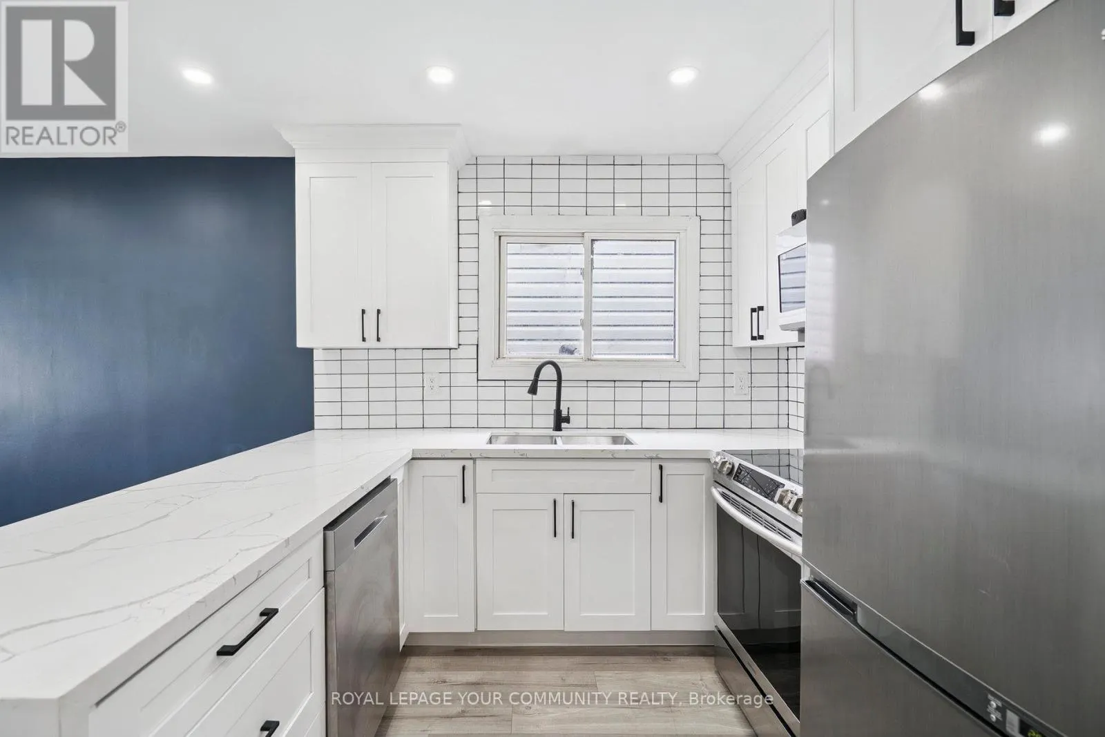 8 MERCHISON AVENUE