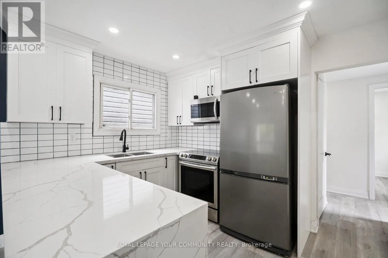 8 MERCHISON AVENUE