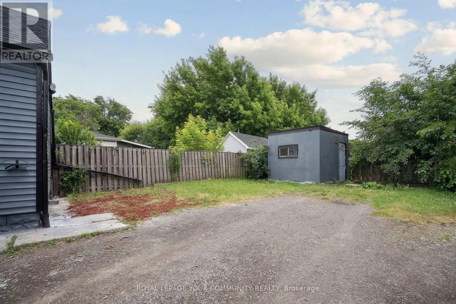 8 MERCHISON AVENUE